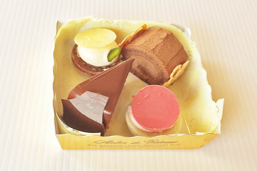 チョコレートのプティフールの商品写真